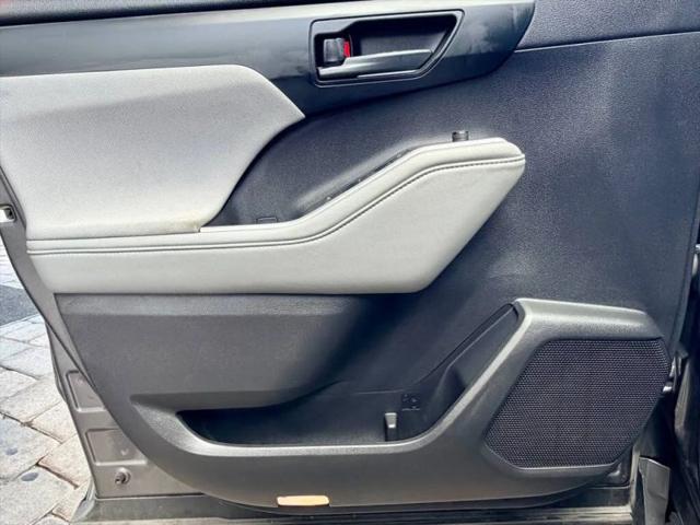 2021 Toyota Highlander LE
