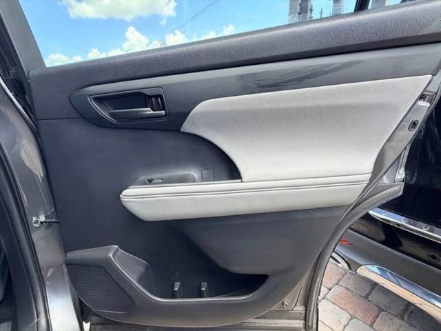 2021 Toyota Highlander LE