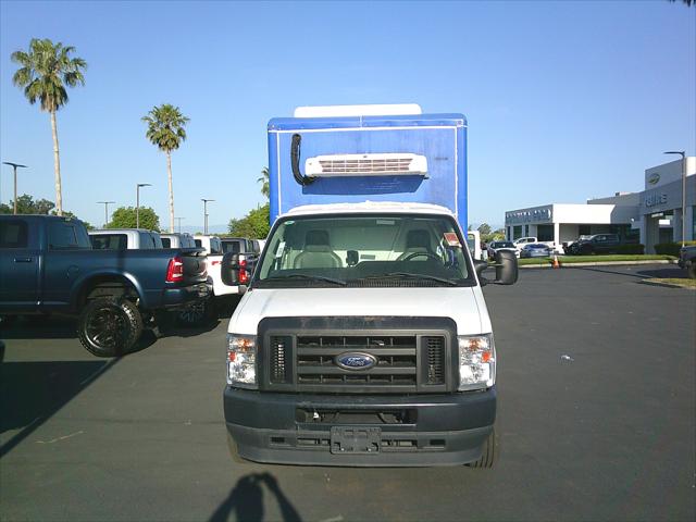 2023 Ford E-350 Cutaway Vinyl