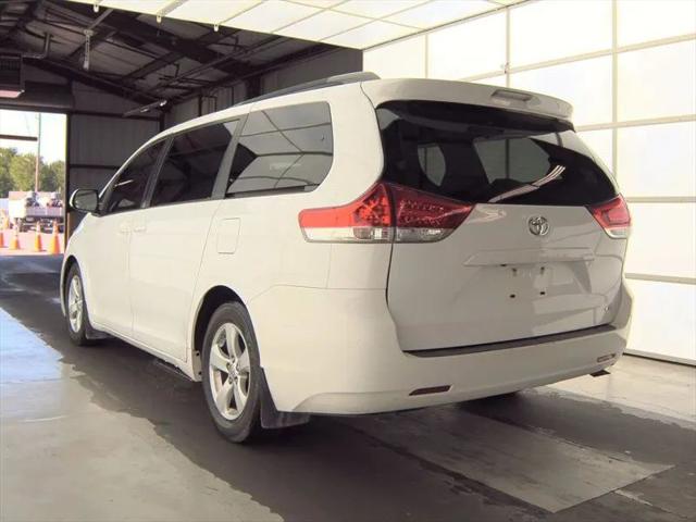 2013 Toyota Sienna LE V6 8 Passenger