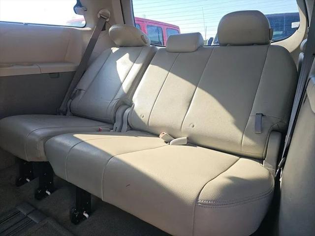 2013 Toyota Sienna LE V6 8 Passenger