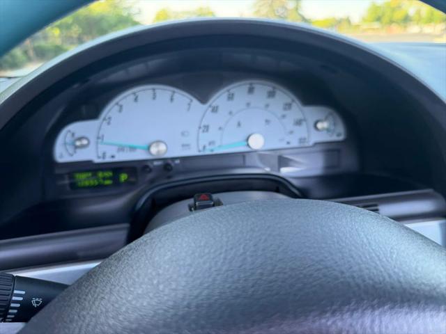 2002 Ford Thunderbird Base