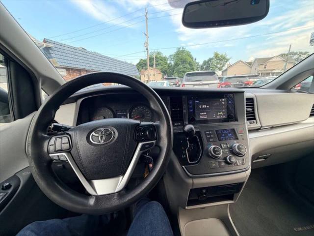 2016 Toyota Sienna LE 7 Passenger