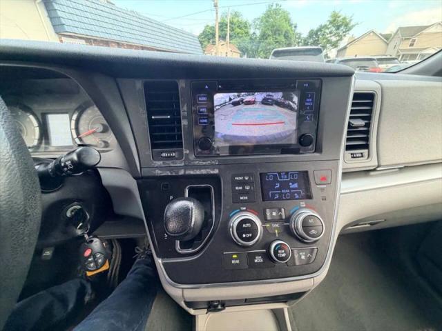 2016 Toyota Sienna LE 7 Passenger