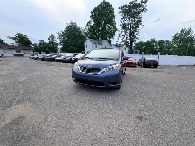 2016 Toyota Sienna LE 7 Passenger