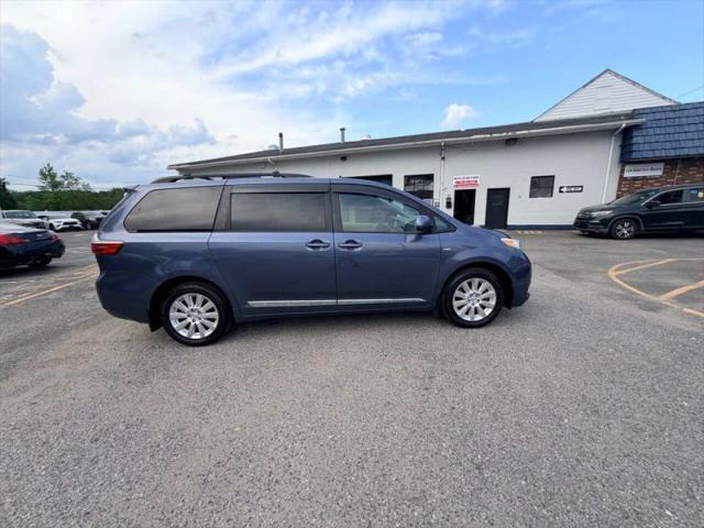 2016 Toyota Sienna LE 7 Passenger