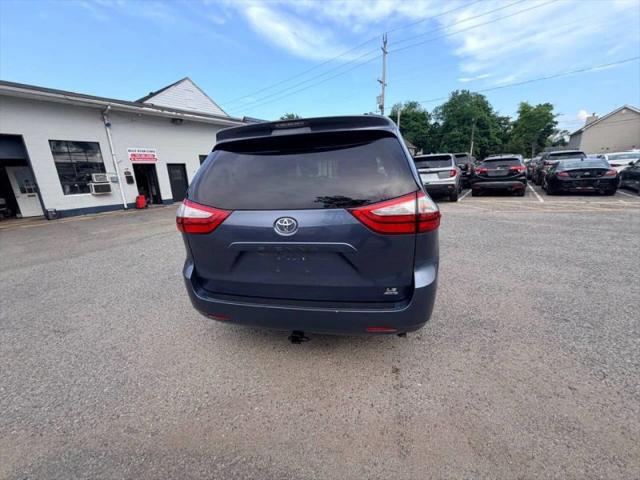 2016 Toyota Sienna LE 7 Passenger