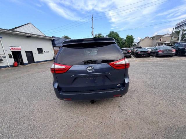 2016 Toyota Sienna LE 7 Passenger