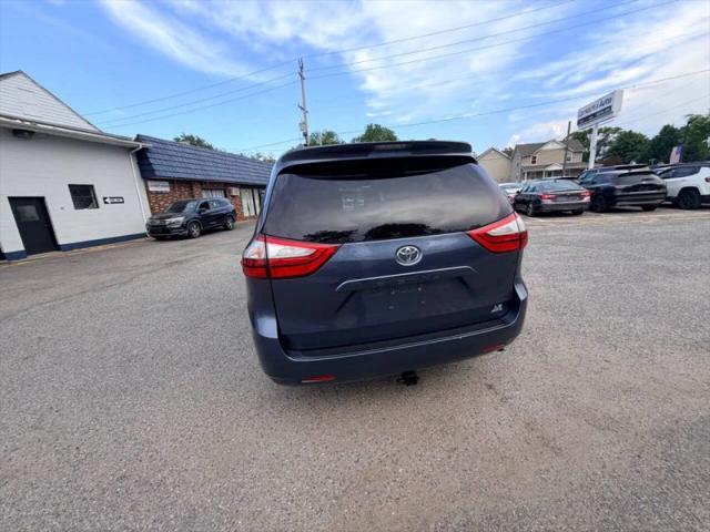 2016 Toyota Sienna LE 7 Passenger