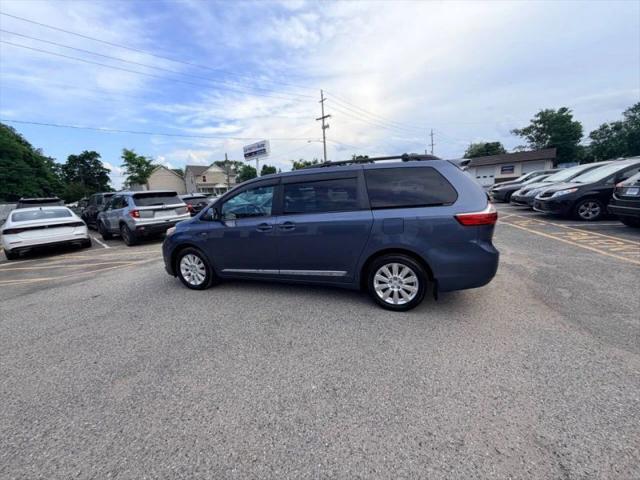 2016 Toyota Sienna LE 7 Passenger