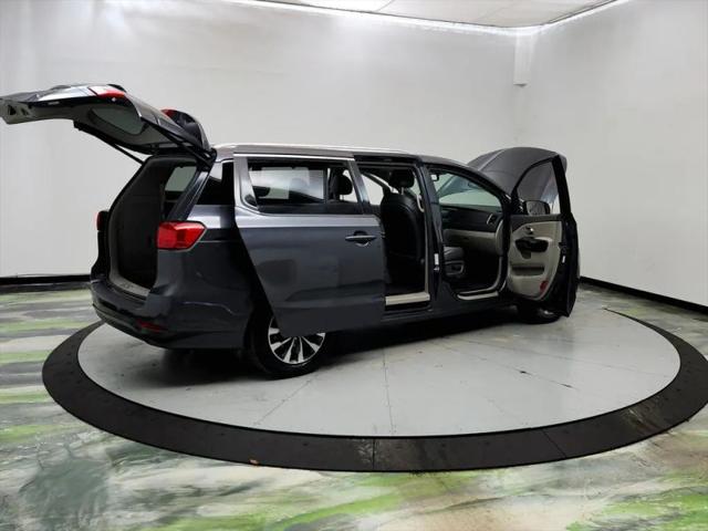 2016 Kia Sedona SX