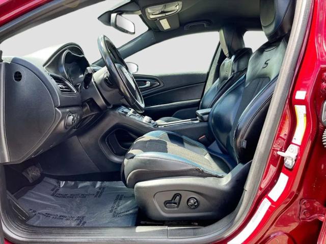 2016 Chrysler 200 S