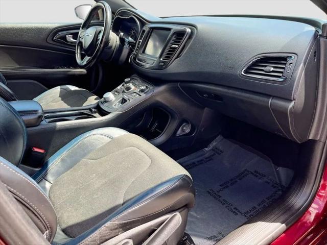 2016 Chrysler 200 S