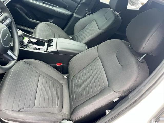 2025 Hyundai Santa Cruz SE