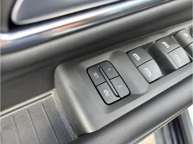 2022 GMC Yukon 2WD SLT