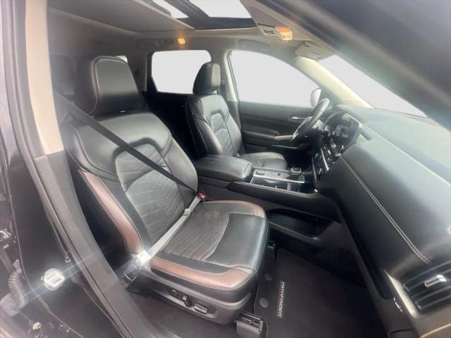 2023 Nissan Pathfinder Platinum 4WD
