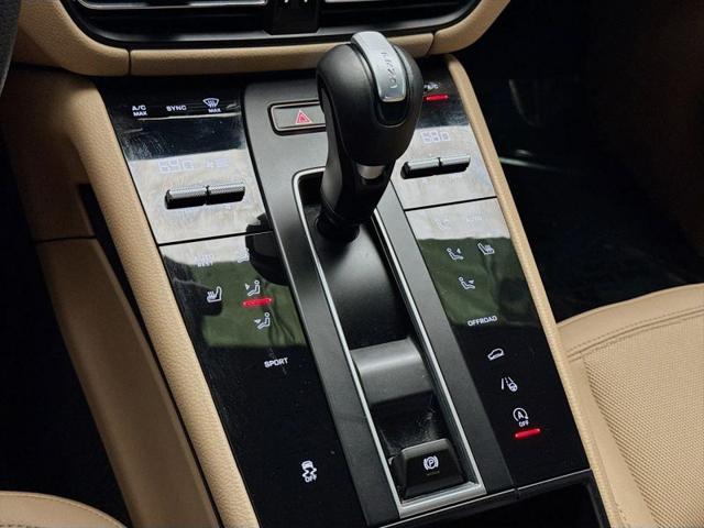 2024 Porsche Macan T