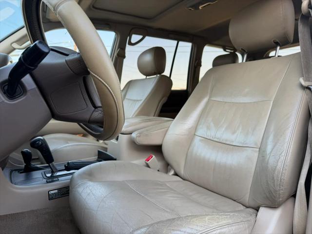 2000 Toyota Land Cruiser Base
