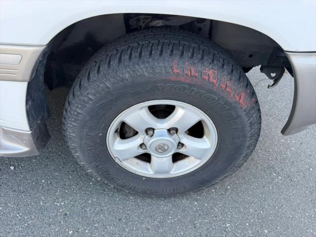 2000 Toyota Land Cruiser Base