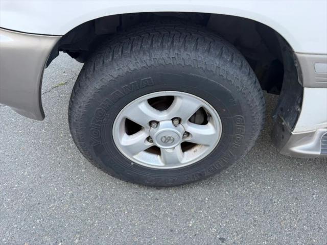 2000 Toyota Land Cruiser Base