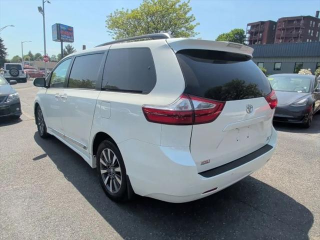 2018 Toyota Sienna XLE 7 Passenger
