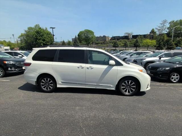 2018 Toyota Sienna XLE 7 Passenger
