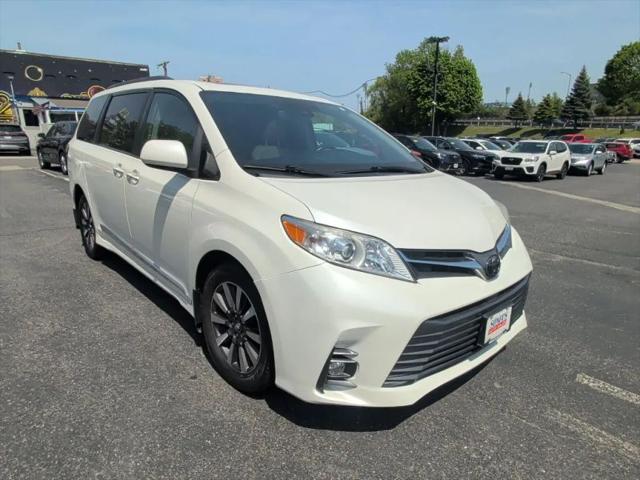 2018 Toyota Sienna XLE 7 Passenger
