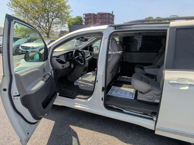 2018 Toyota Sienna XLE 7 Passenger