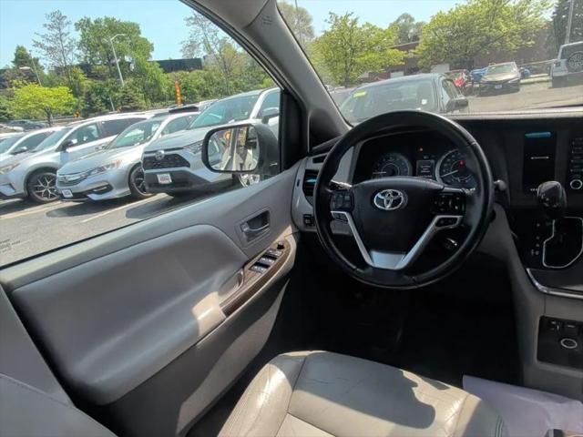 2018 Toyota Sienna XLE 7 Passenger