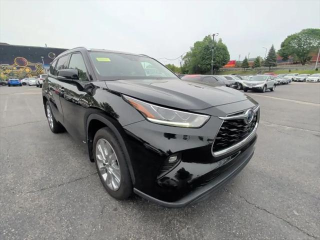 2021 Toyota Highlander Hybrid Limited for sale in Worcester, MA