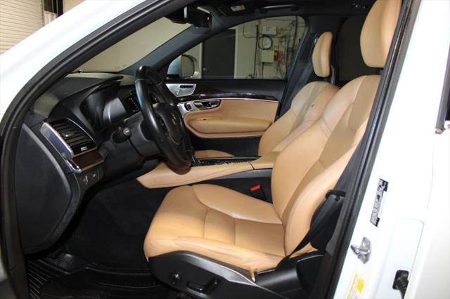 2017 Volvo XC90 T6 Momentum