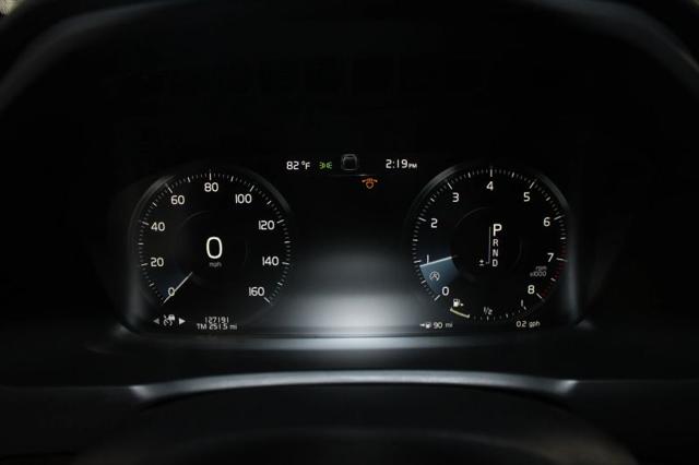 2017 Volvo XC90 T6 Momentum