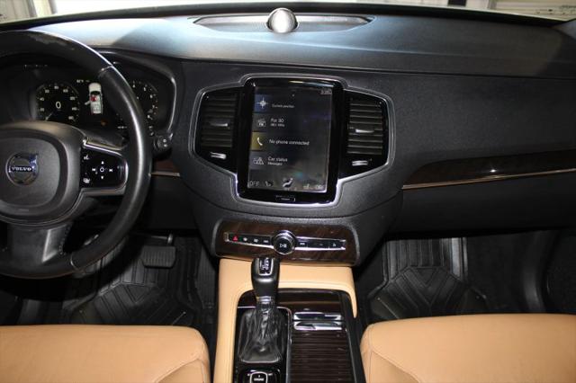 2017 Volvo XC90 T6 Momentum