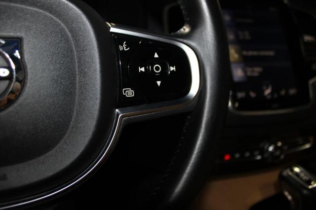 2017 Volvo XC90 T6 Momentum
