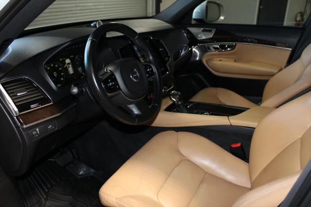 2017 Volvo XC90 T6 Momentum