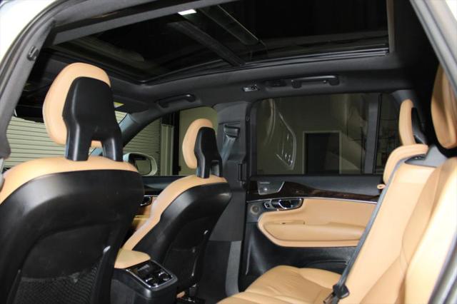 2017 Volvo XC90 T6 Momentum