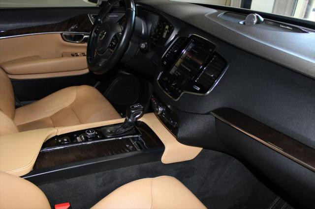 2017 Volvo XC90 T6 Momentum