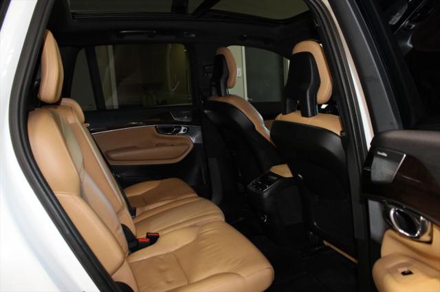 2017 Volvo XC90 T6 Momentum