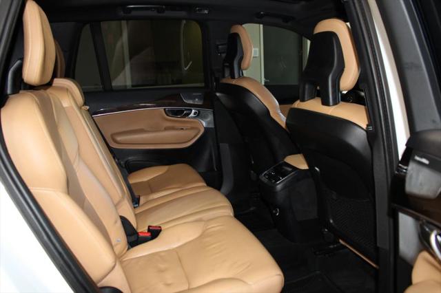 2017 Volvo XC90 T6 Momentum