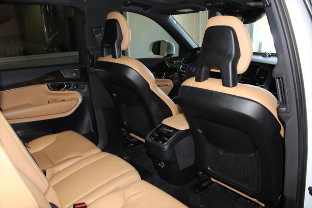 2017 Volvo XC90 T6 Momentum