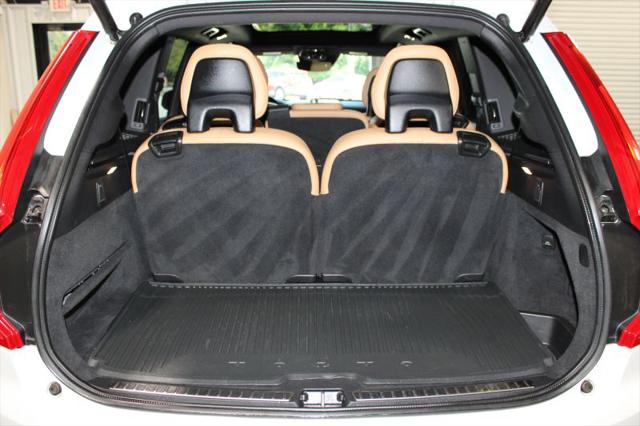 2017 Volvo XC90 T6 Momentum