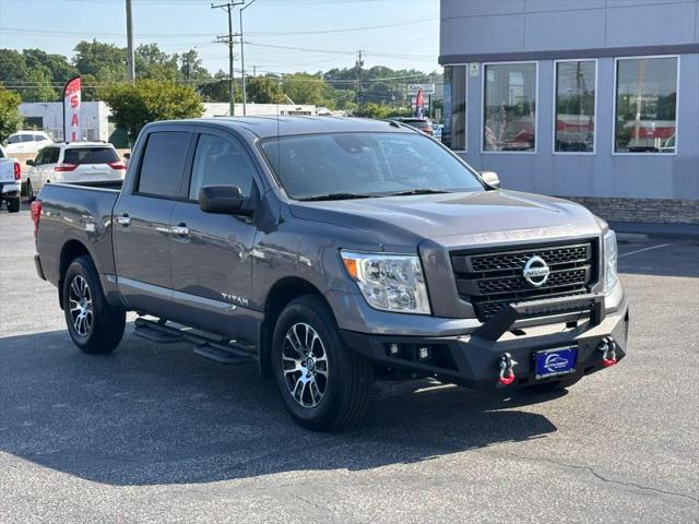 2021 Nissan Titan Crew Cab SV 4x2