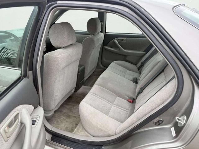 2001 Toyota Camry LE
