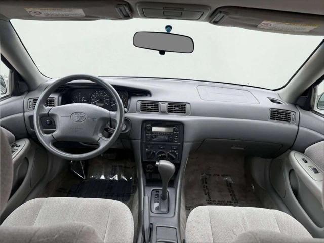 2001 Toyota Camry LE
