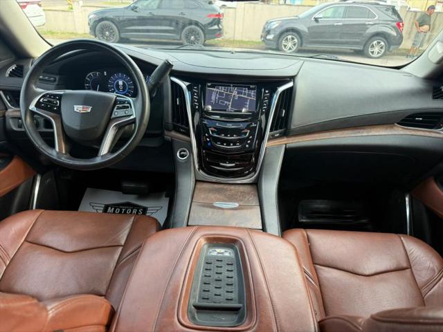 2017 Cadillac Escalade Luxury
