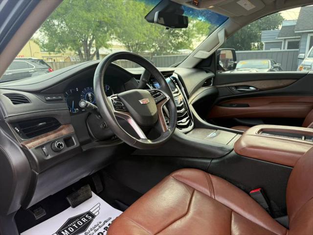 2017 Cadillac Escalade Luxury