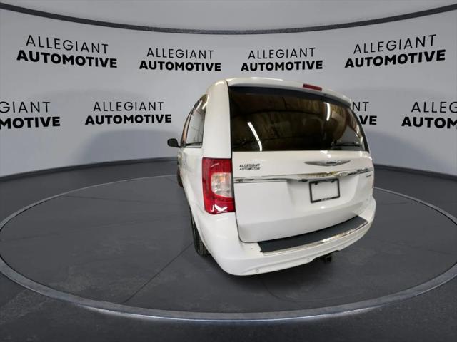 2014 Chrysler Town & Country Limited