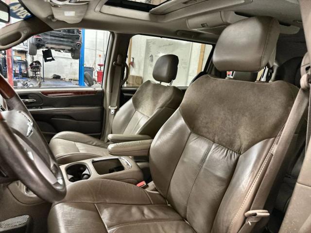 2014 Chrysler Town & Country Limited
