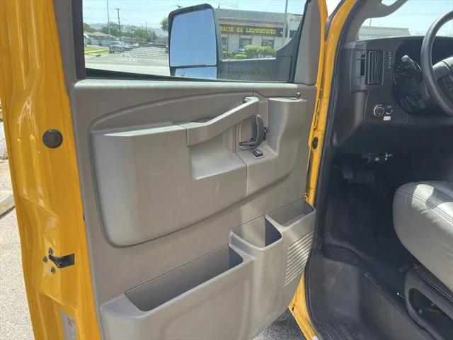 2023 GMC Savana Cutaway Work Van