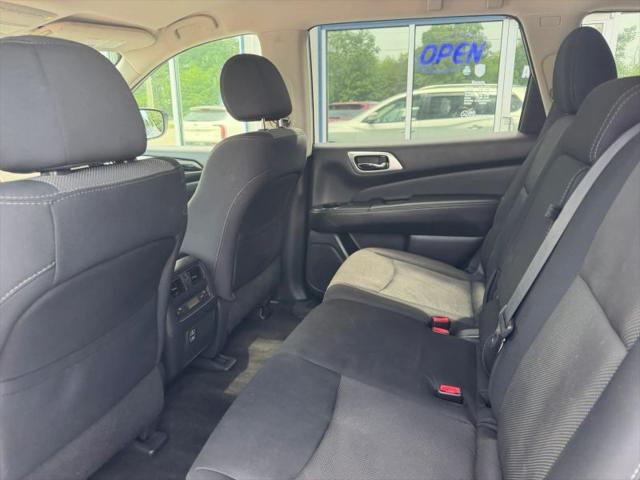 2018 Nissan Pathfinder SV